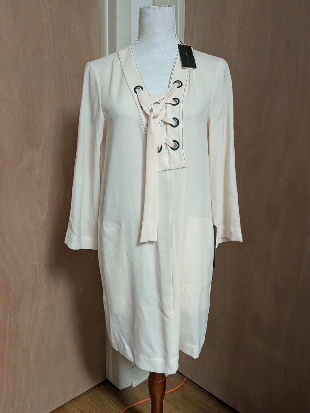 BCBGMAXAZRIA Ivory Cream Tunic Dress Hook Eye Front Long Sleeve XS NWT